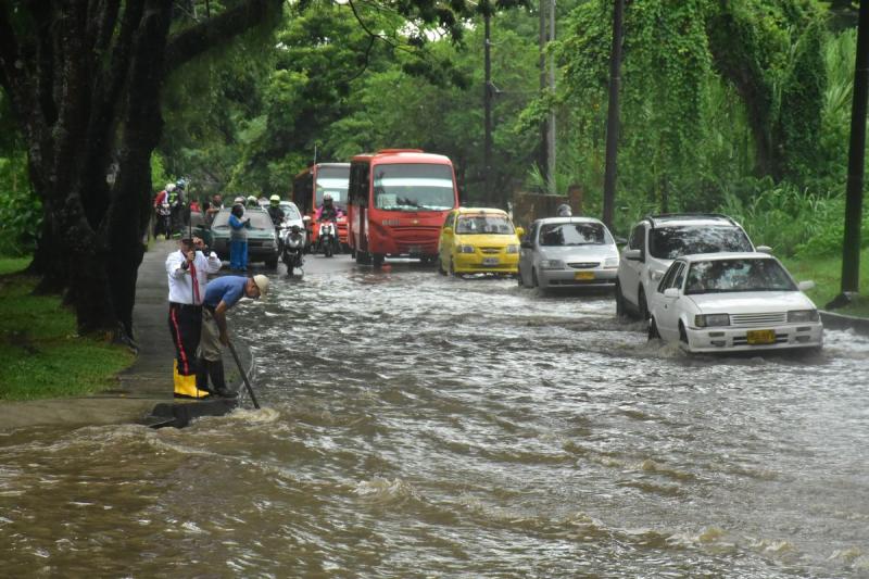 ¡Caos en el sur de Ibagué! Fuertes lluvias inundan calles, en el barrio Combeima