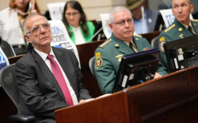 ¡Enfrentamiento en el Congreso! Uribistas y Petristas se arman en un debate sobre el reclutamiento de menores