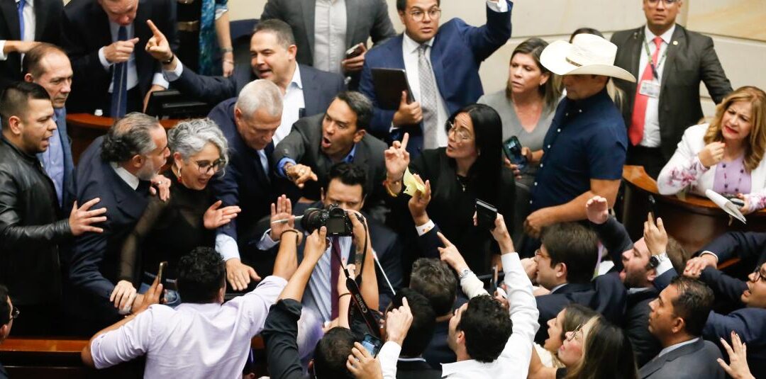 Consulta popular del Gobierno se hunde en el Senado