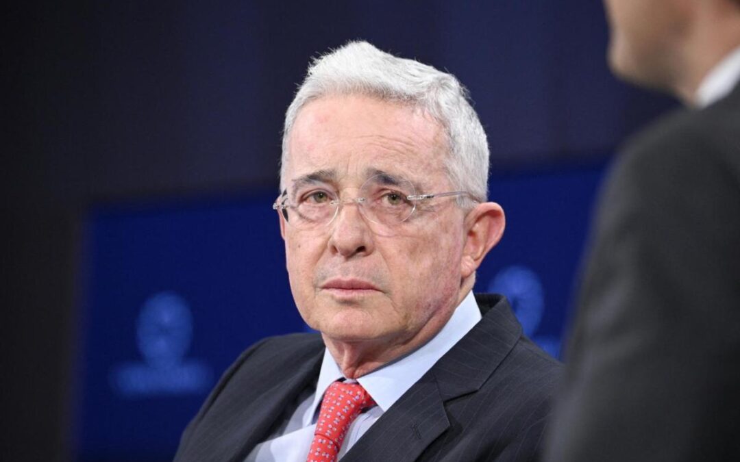 Reacciones encontradas tras condena a Álvaro Uribe: del “monumento a la arbitrariedad” a la “victoria de la justicia”
