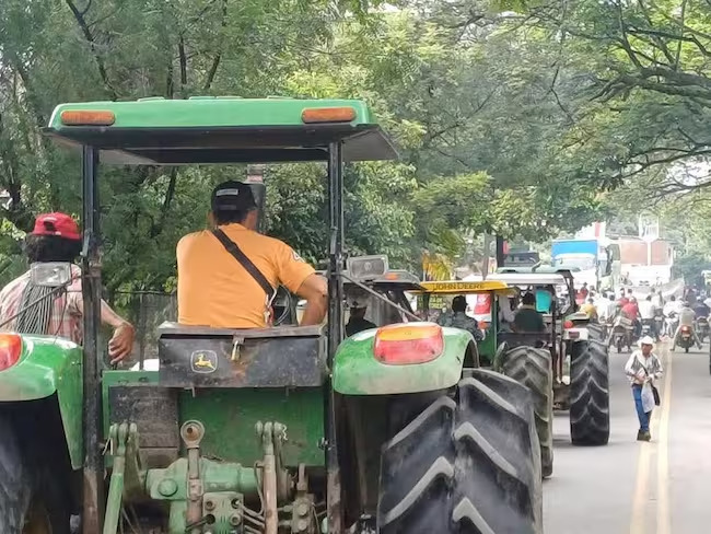 Productores de arroz inician paro nacional con bloqueos permanentes