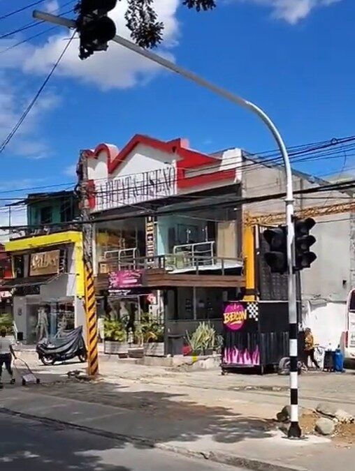 Avenida Ambalá estrena semáforo y retorno frente a La Holandesa
