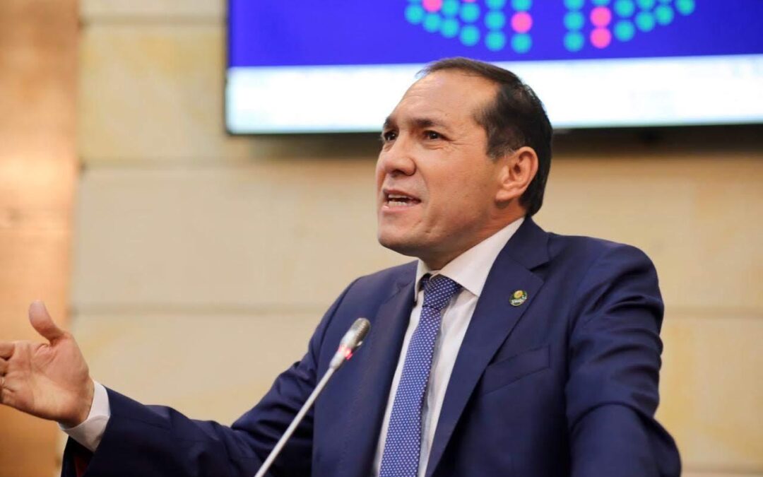 Procuraduría abre indagación contra el ministro de Trabajo por publicaciones en X
