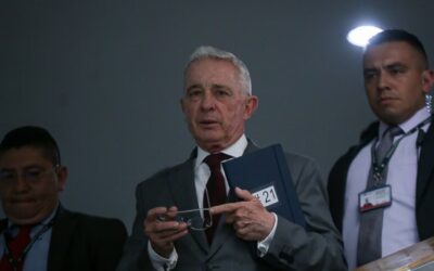 Fiscalía evalúa reactivar tres procesos por crímenes de lesa humanidad contra Álvaro Uribe