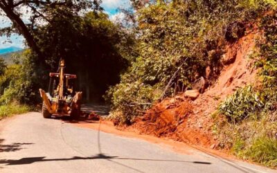 Instalan malla de contención en la vía entre Melgar e Icononzo para reducir riesgos por caída de rocas