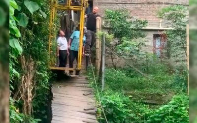 Puente artesanal sobre el río Combeima genera preocupación en Pico de Oro