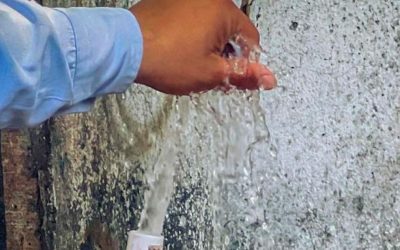 Habitantes de La Francia reiteran denuncia por fuga de agua que continúa sin solución