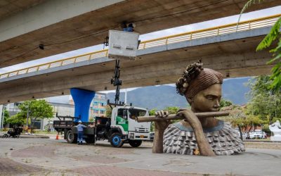 Renuevan y refuerzan el sistema de iluminación en la glorieta de la calle 83 de Ibagué
