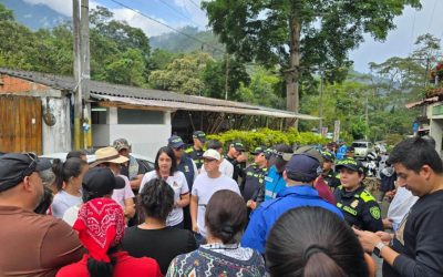 Comunidad de Pico de Oro y Alcaldía de Ibagué se reúnen por la situación del puente