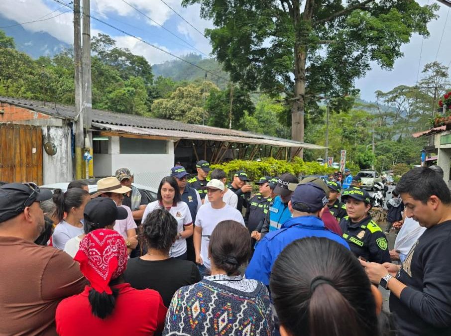 Comunidad de Pico de Oro y Alcaldía de Ibagué se reúnen por la situación del puente