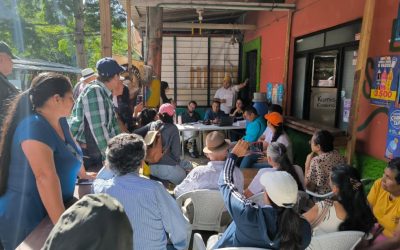 Alcaldía y comunidad acuerdan avanzar en solución vial para Pico de Oro